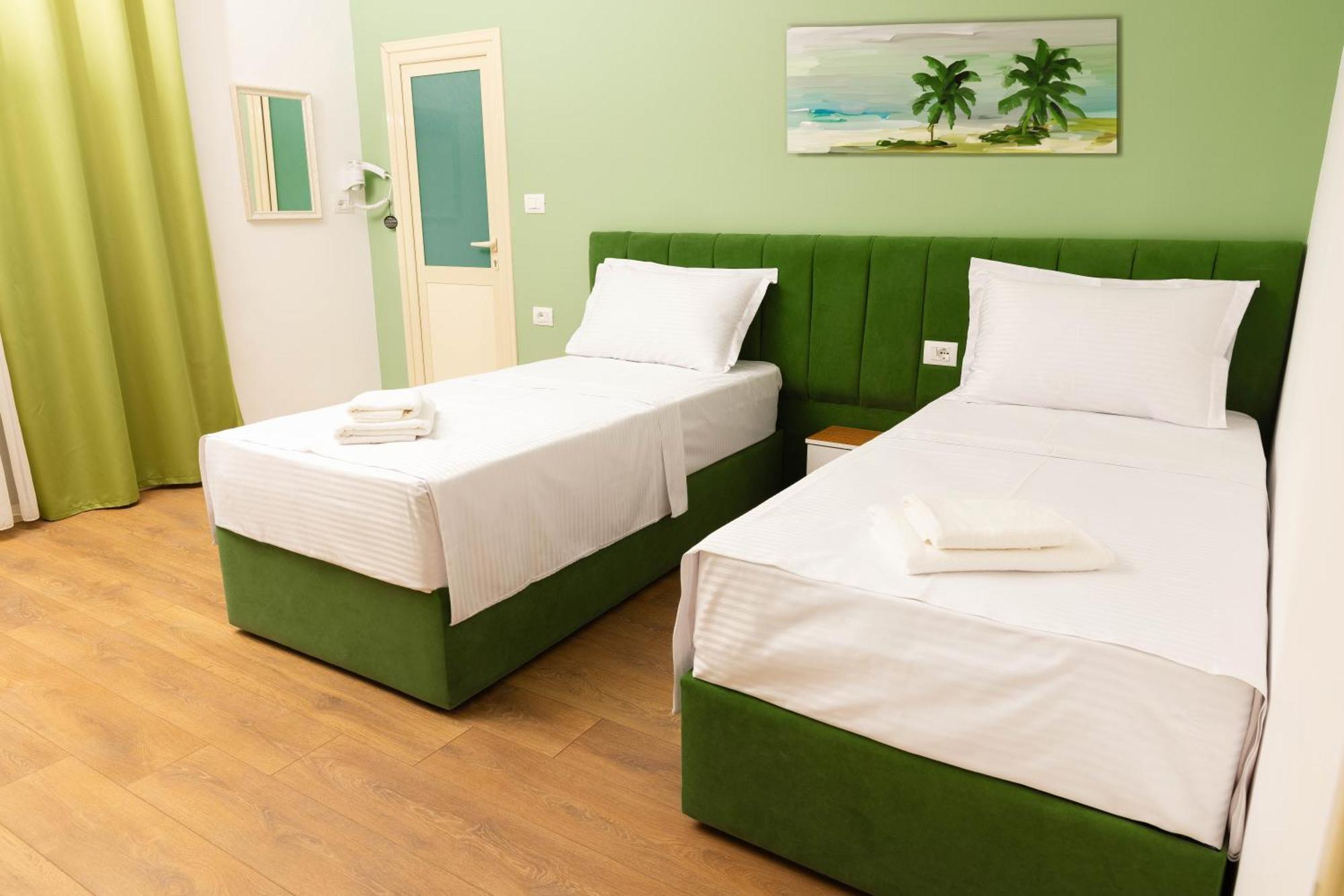 Hotel Vila Max Durres Exterior photo