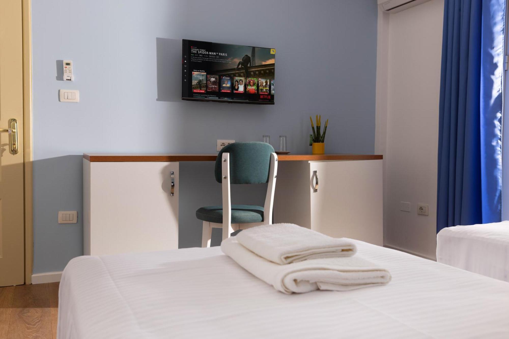 Hotel Vila Max Durres Exterior photo