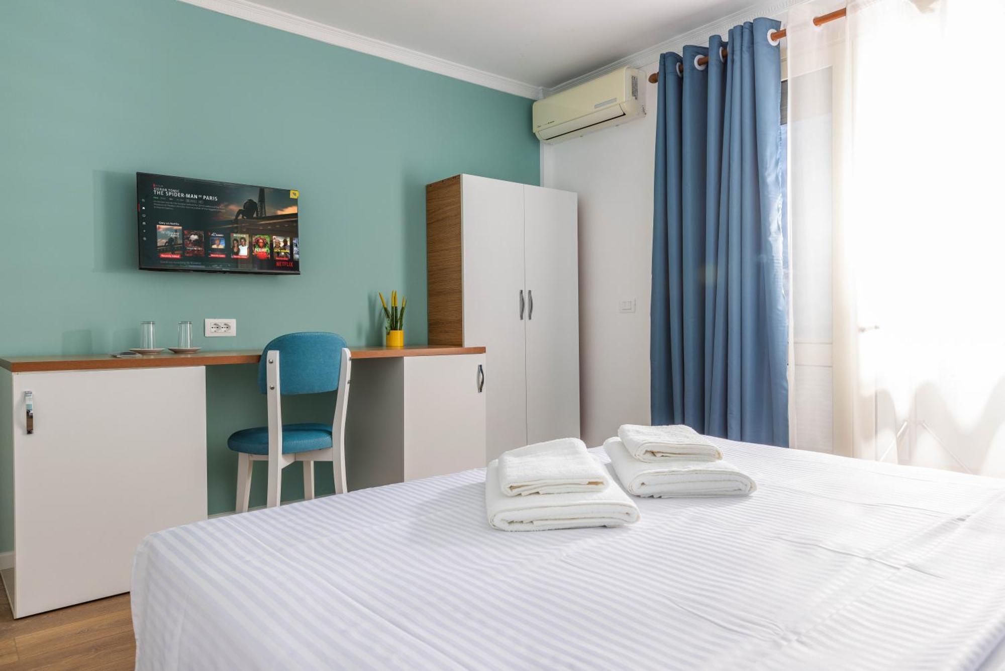 Hotel Vila Max Durres Exterior photo