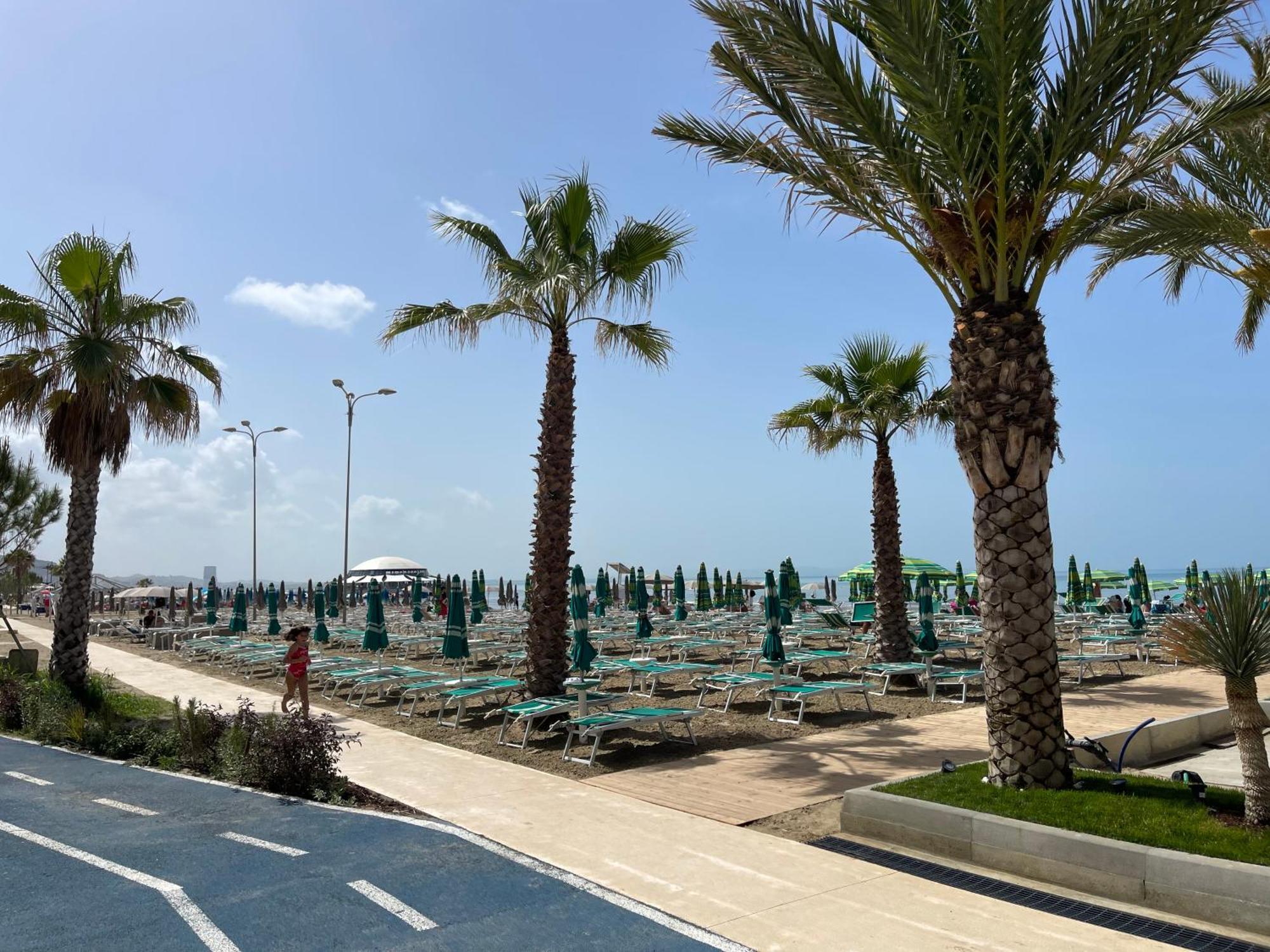 Hotel Vila Max Durres Exterior photo