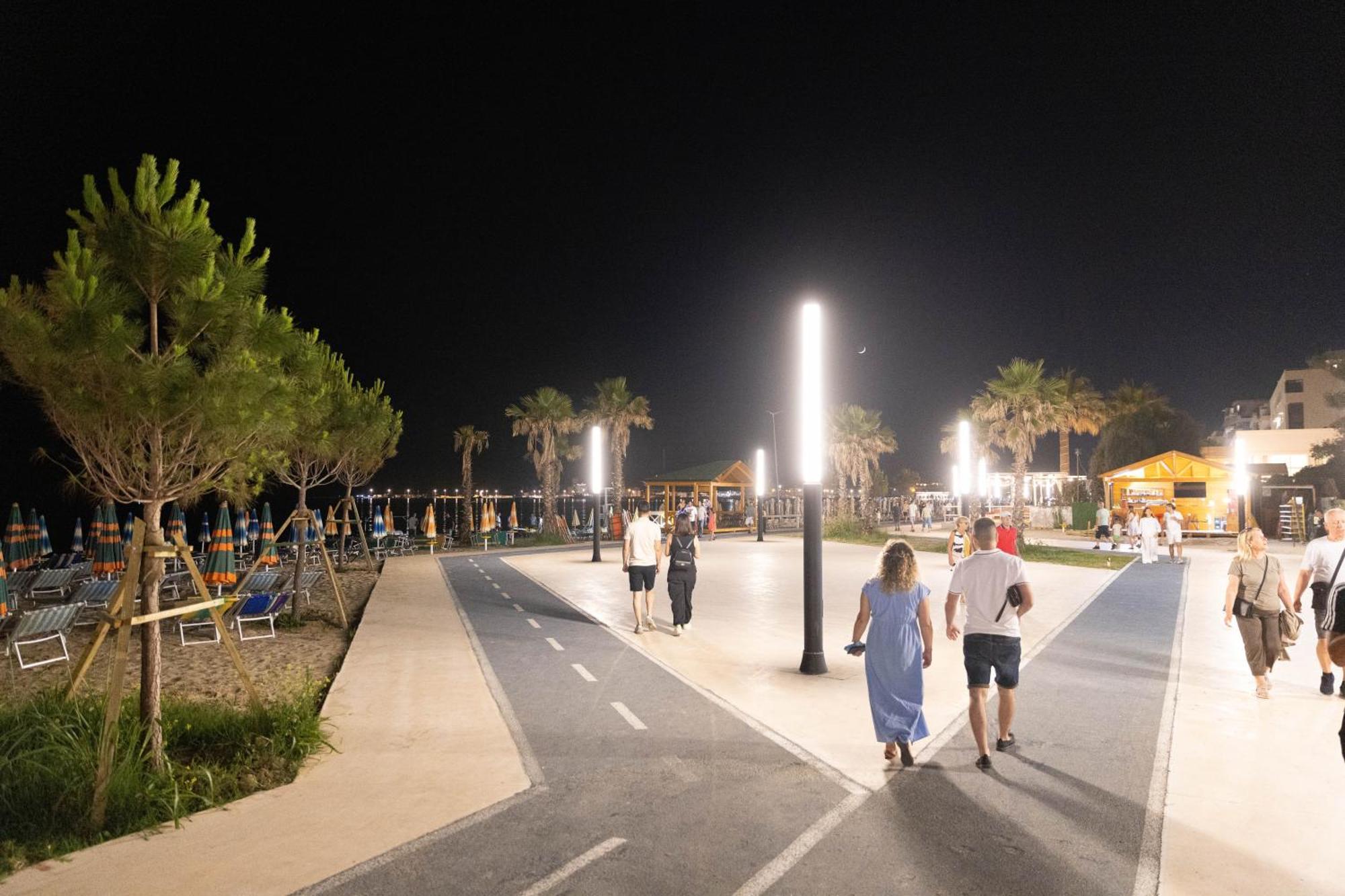 Hotel Vila Max Durres Exterior photo