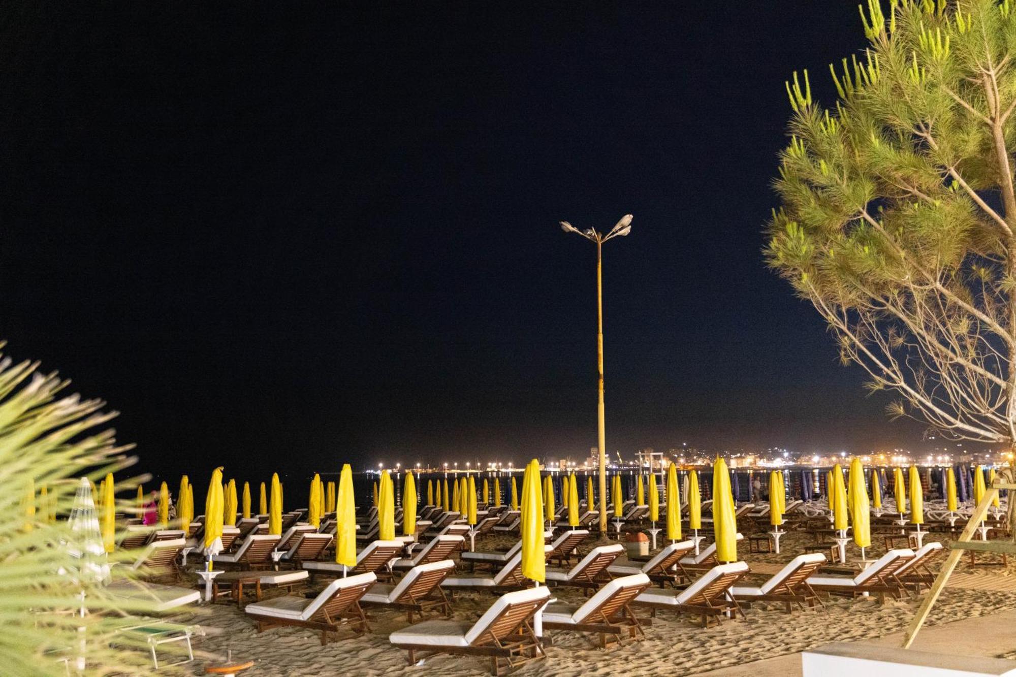 Hotel Vila Max Durres Exterior photo